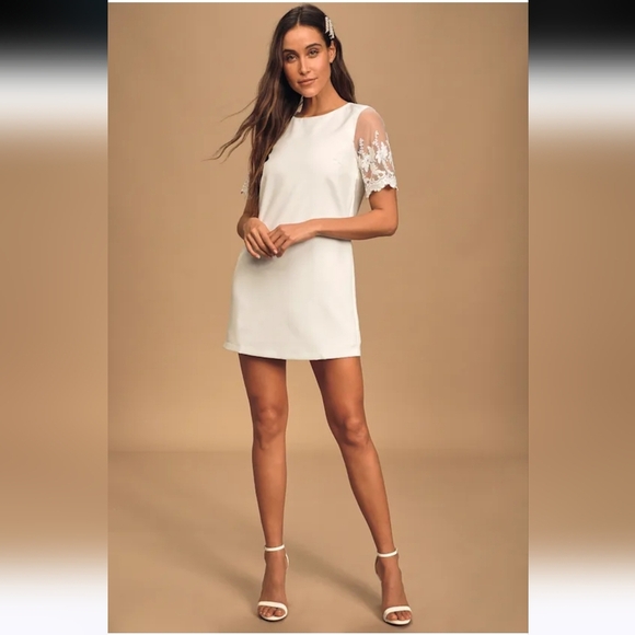 LULU'S Dance a Little Lace White Embroidered Short Sleeve Shift Dress. M NWT - Picture 2 of 16